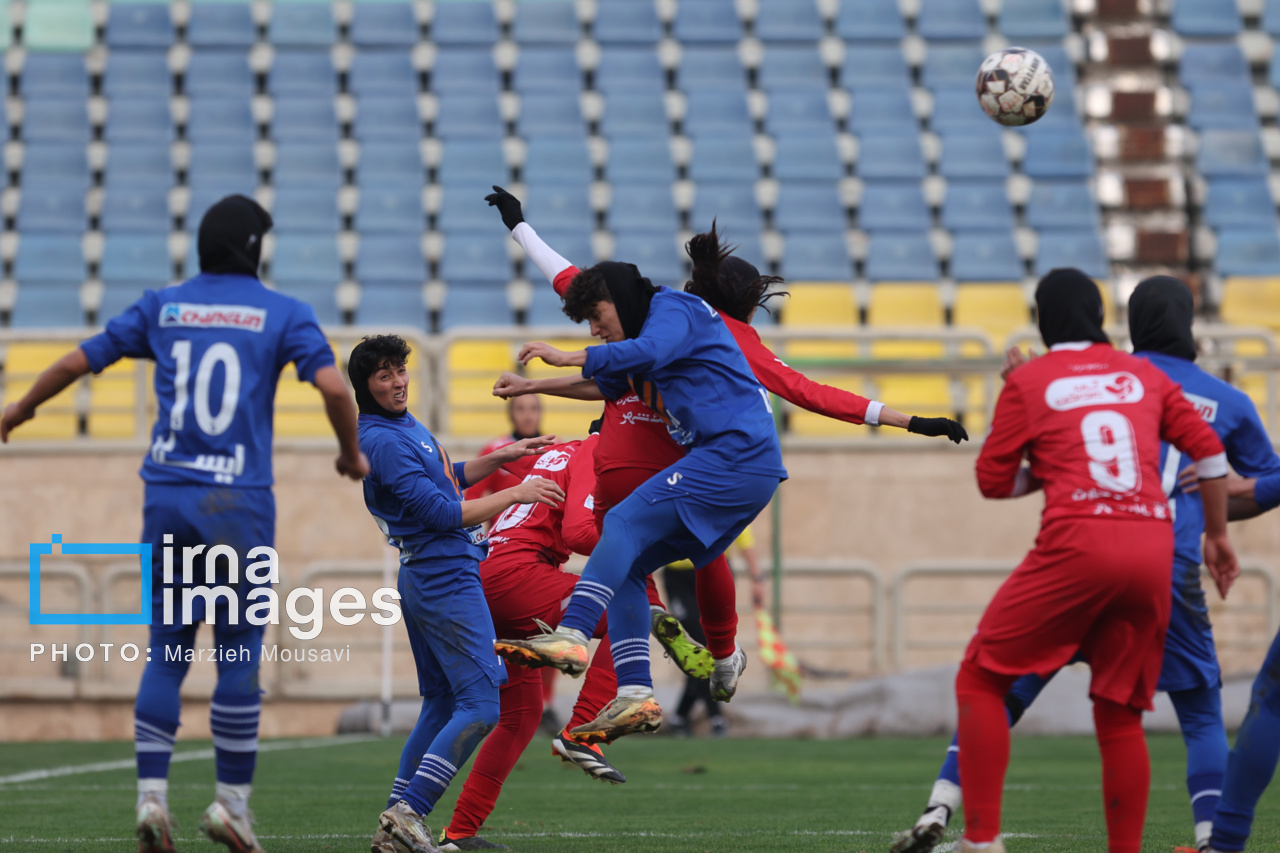 فوتبال دختران