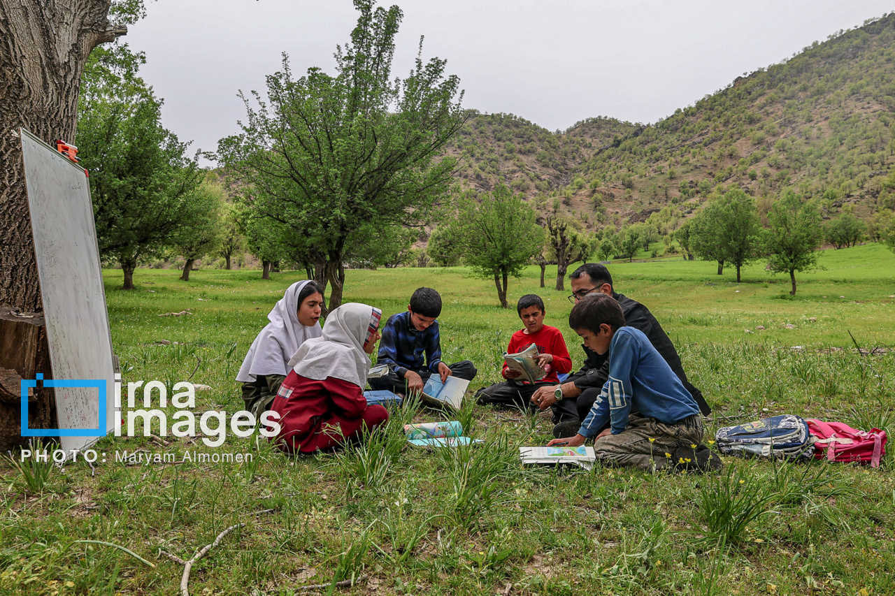 معلم دهکده