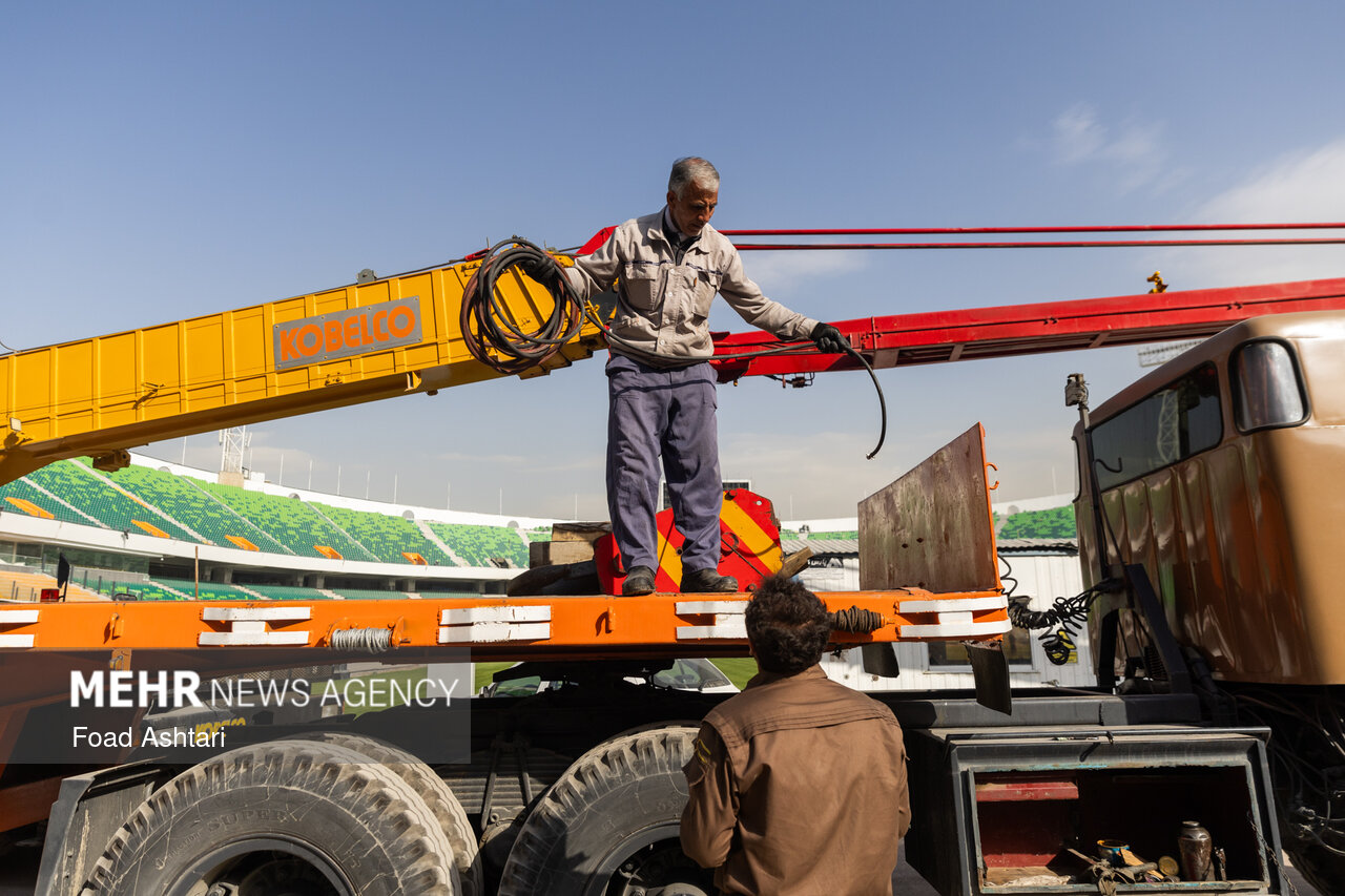 تعمیر ورزشگاه آزادی