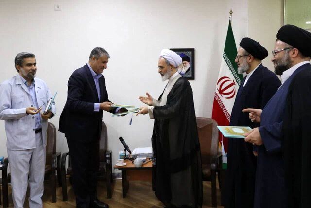 دیدار رئیس سازمان انرژی اتمی با مدیر حوزههای علمیه سراسر کشور