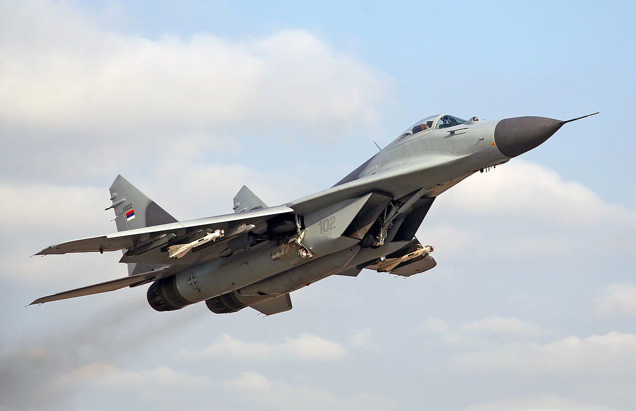 قزاقستان چوب حراج به جنگنده‌های روسی زد!/ عکس