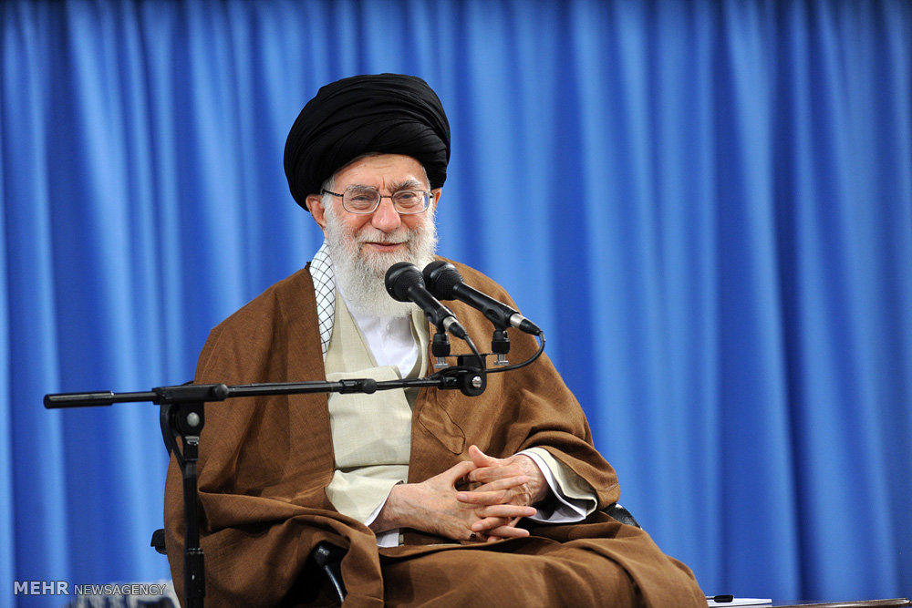 دیدار اعضای کنگره نقش شیعه درگسترش علوم اسلامی با رهبرانقلاب