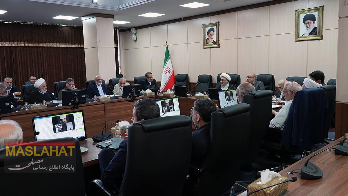تصاویری جدید از محسن رضایی با لباس نظامی در جلسه هیأت عالی نظارت مجمع / میرسلیم هم آمد / کدام وزرای پزشکیان بودند؟ 5