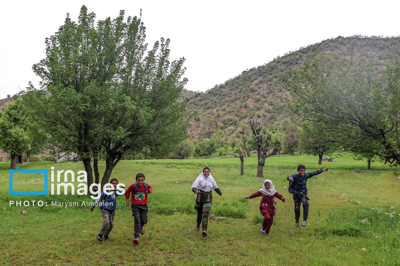 معلم دهکده