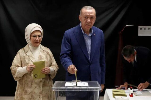 اردوغان و قلیچداراوغلو رای‌ خودشان را به صندوق انداختند