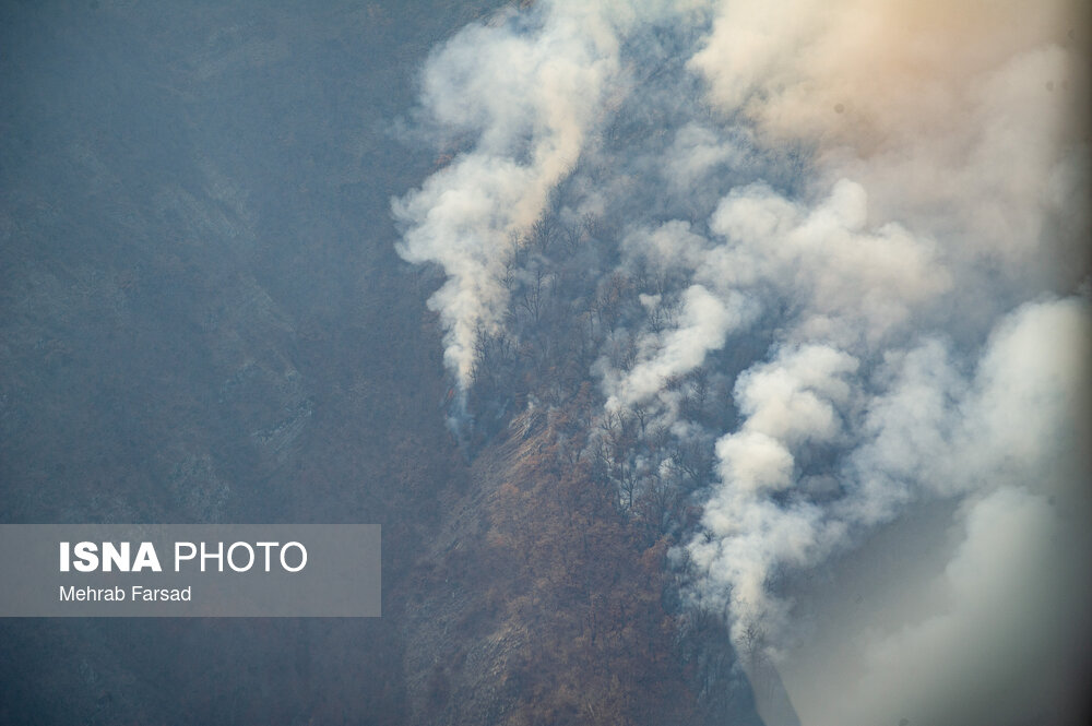 تصاویر | نبرد الیت با شعله‌ها 14