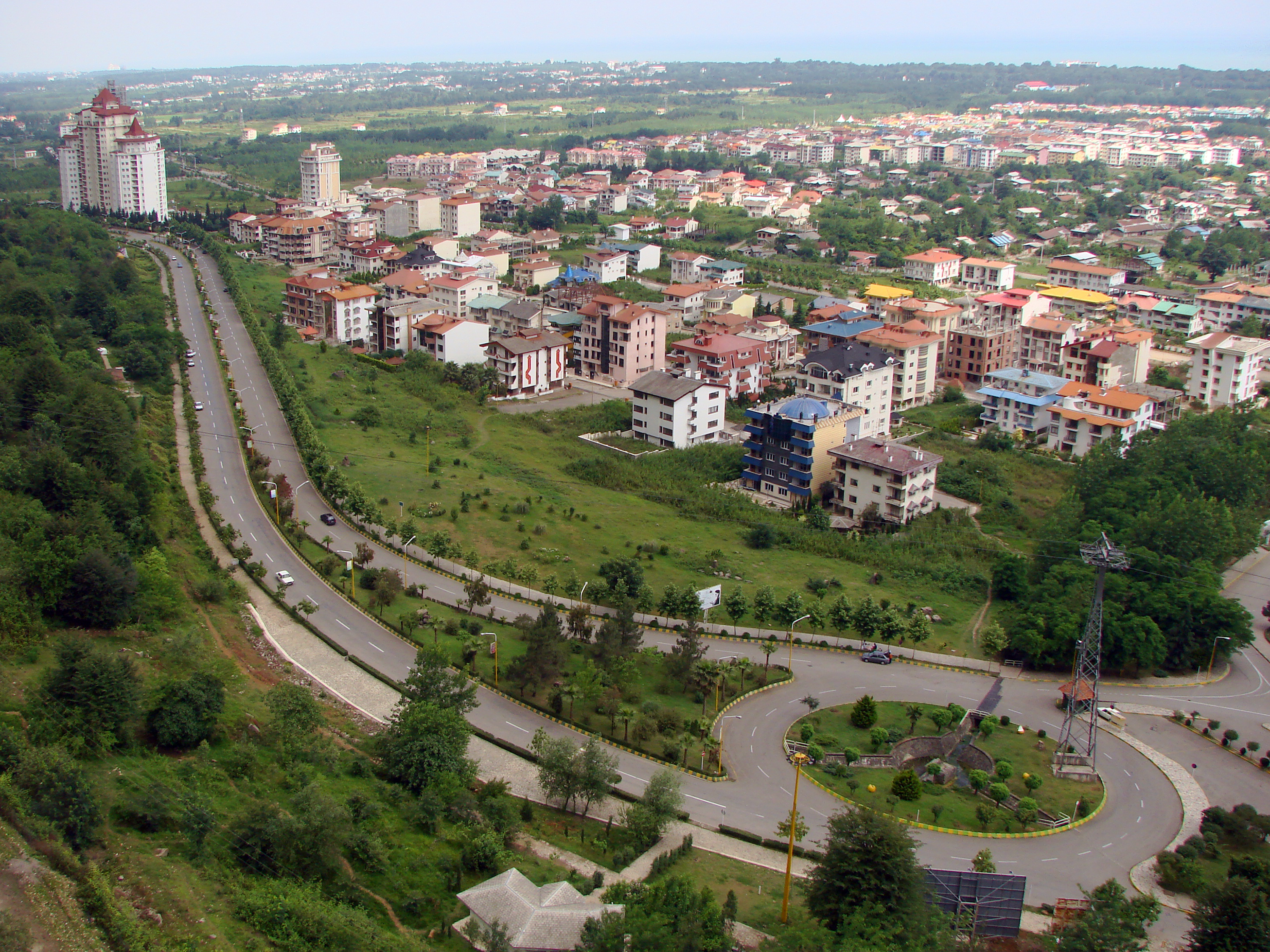 Shahrak-e_Namak_Abrud_villas