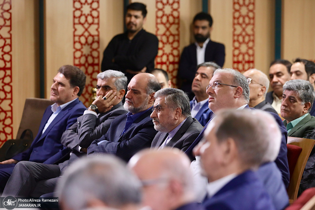 رونمایی از کتاب اسحاق جهانگیری