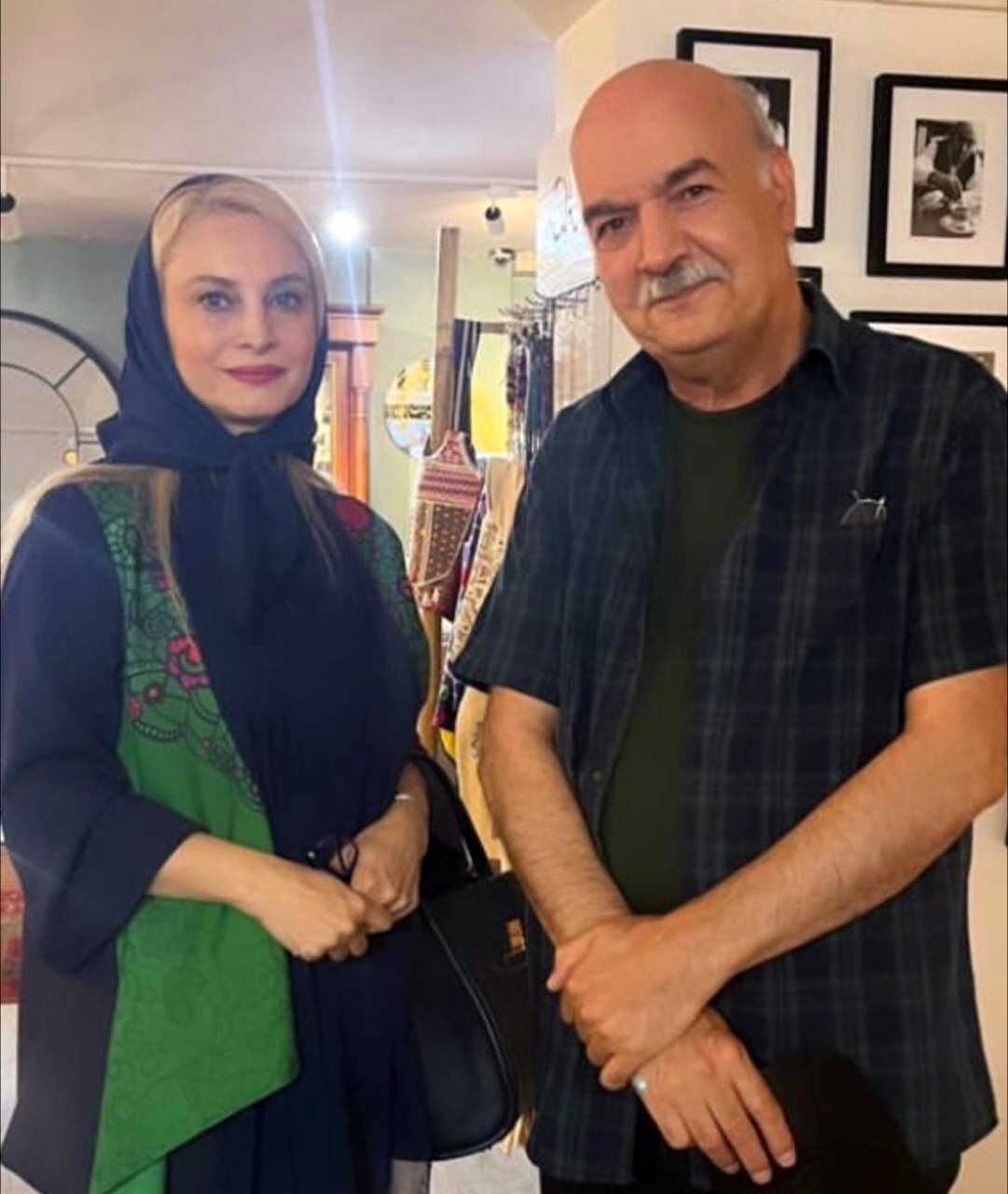 عکس | مریم کاوانی در کنار آقای مجری در یک گالری