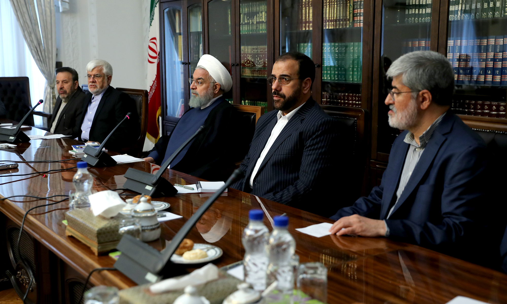 دیدار روحانی با اعضای فراکسیون امید
