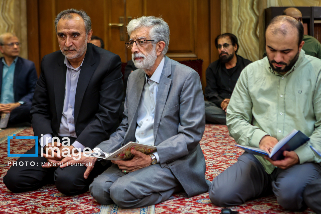 تصاویر | همنشینی اصلاح طلبان و اصولگرایان در مراسم چهلم مرحوم احمد توکلی؛ از حدادعادل و زاکانی تا معاونان پزشکیان و خاتمی 10