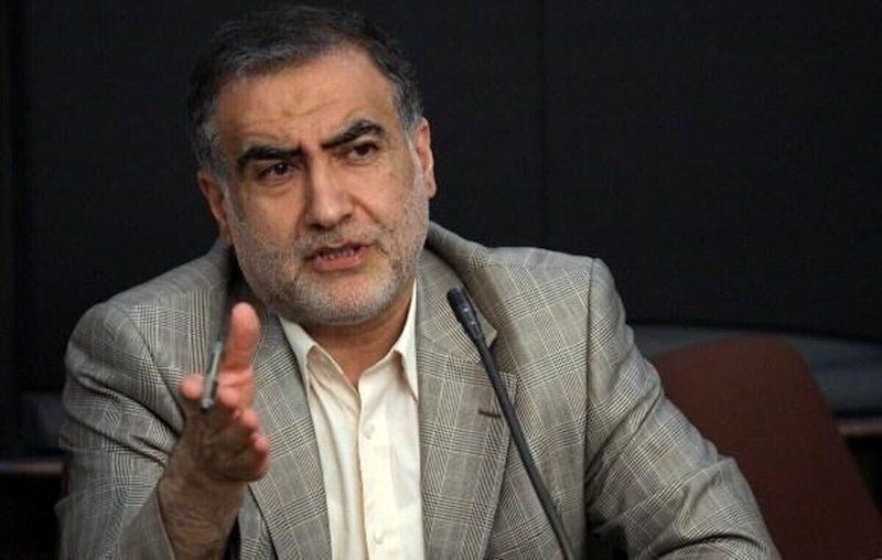 احمدی‌ نژاد بنا ندارد رضا پهلوی شود/می خواهند ناکامی دولت رئیسی را به حساب احمدی نژاد بگذارند