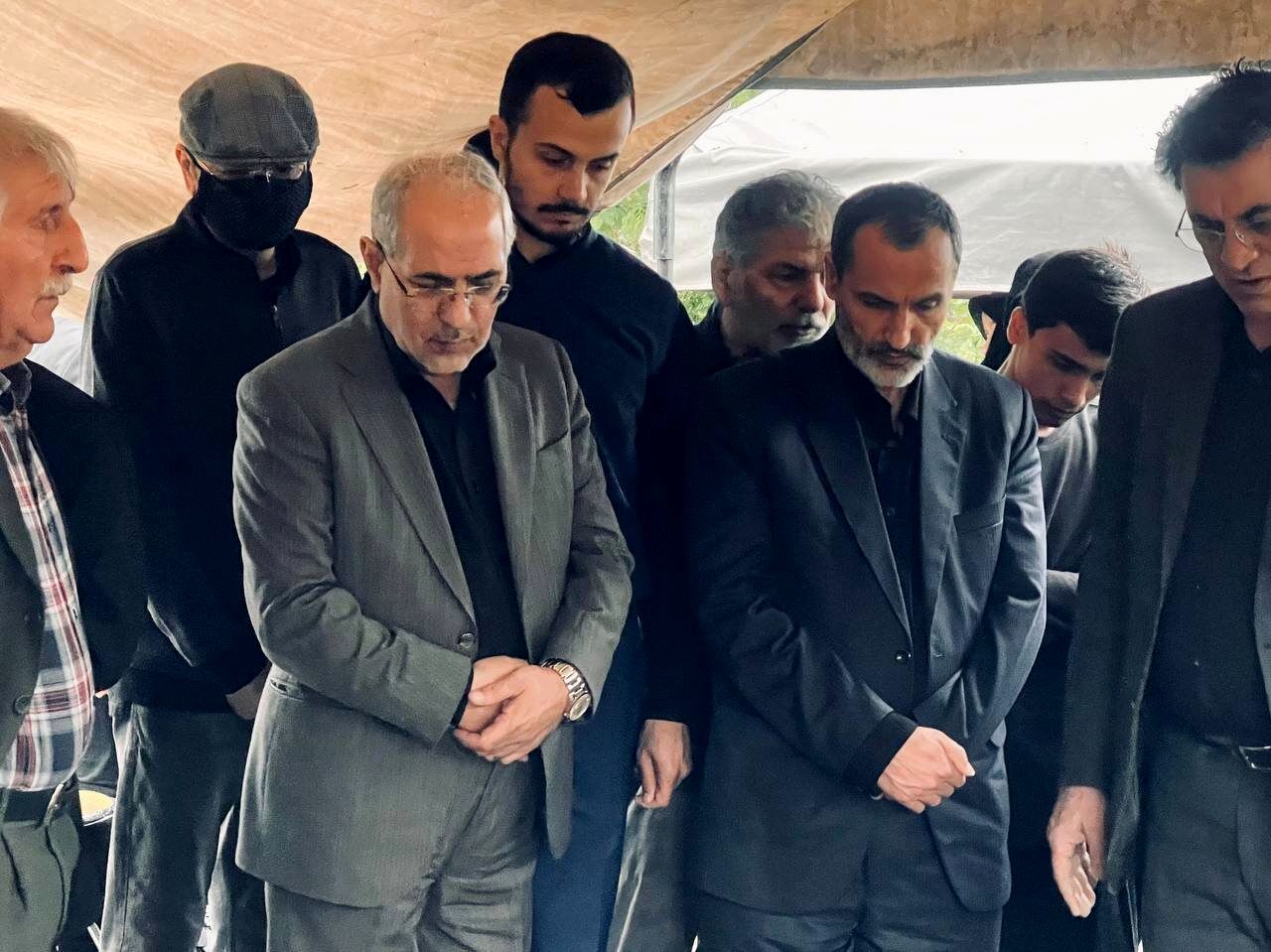 سکوت سنگین سه تفنگدار/ احمدی نژاد، مشایی و بقایی کجا هستند؟/ مدعیان عدالت طلبی مهر سکوت بر لب زدند!