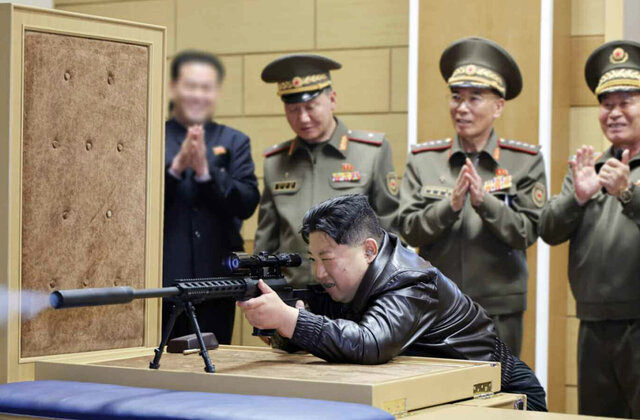 بازدید رهبر کره شمالی از کارخانه‌های جنگ افزار سازی و شلیک با اسلحه دوربین‌دار