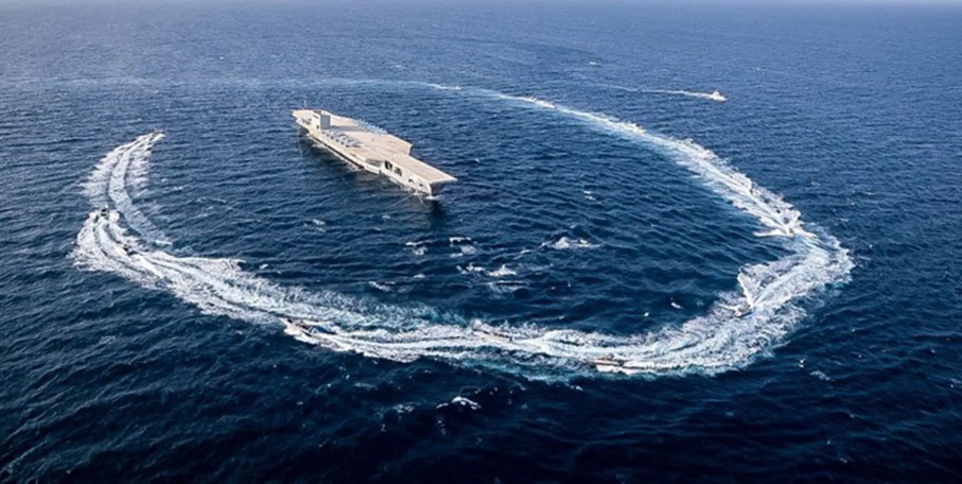 تنگه هرمز و نفتکش