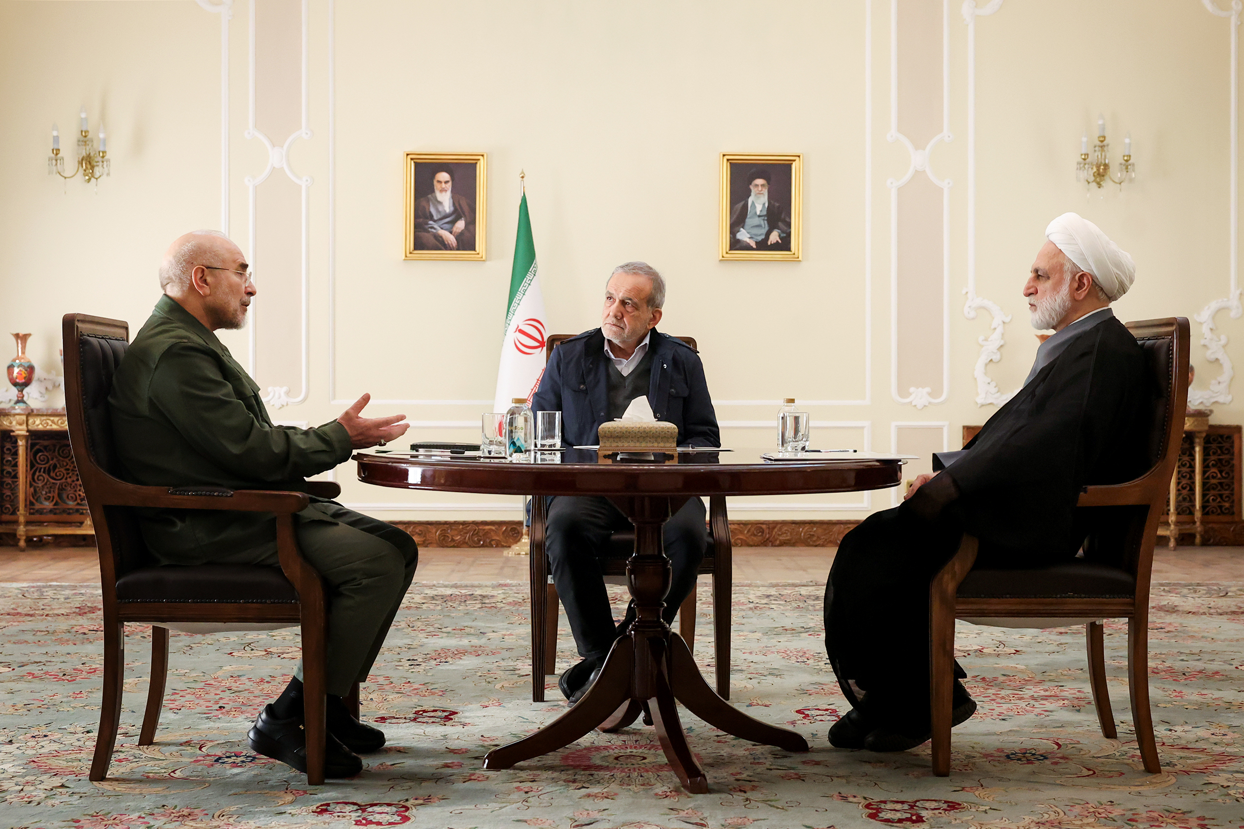 عکسی خاص از قالیباف و پزشکیان در کنار هم / رئیس جمهور میزبان محسنی اژه ای شد + تصاویر 2