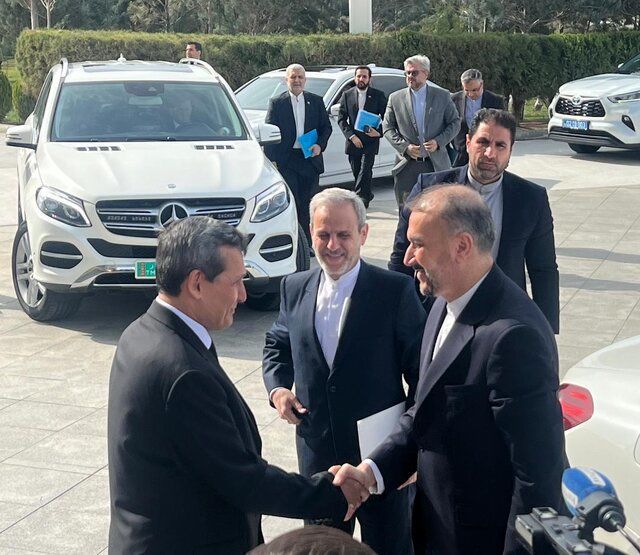 دیدار خصوصی وزرای خارجه ایران و ترکمنستان در عشق‌آباد 2