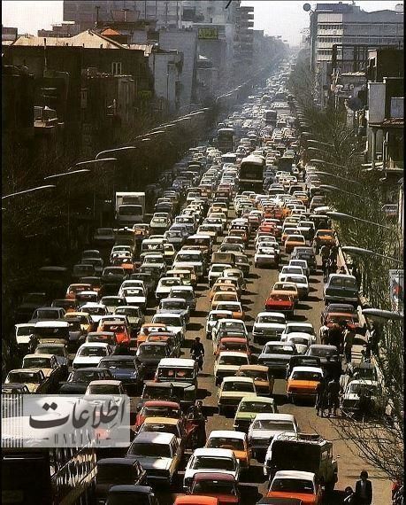 عکس جالب از ترافیک تهران ۴۰سال قبل /جولان پیکان در خیابان‌ها