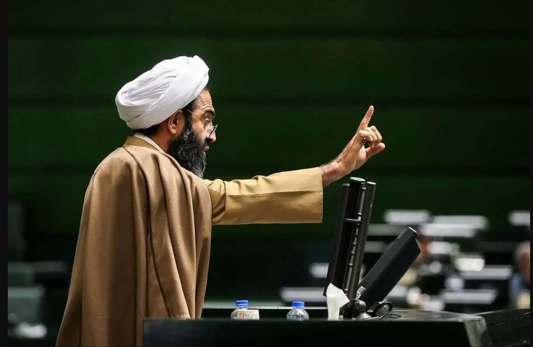 بلوای یاران جلیلی در مجلس علیه حضور بازرسان آژانس در ایران | تندروها به سراغ لاریجانی رفتند 3