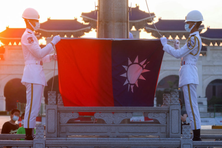 2022-07-28T124719Z_1334437322_RC2YKV95W72M_RTRMADP_3_USA-CHINA-TAIWAN-768x512