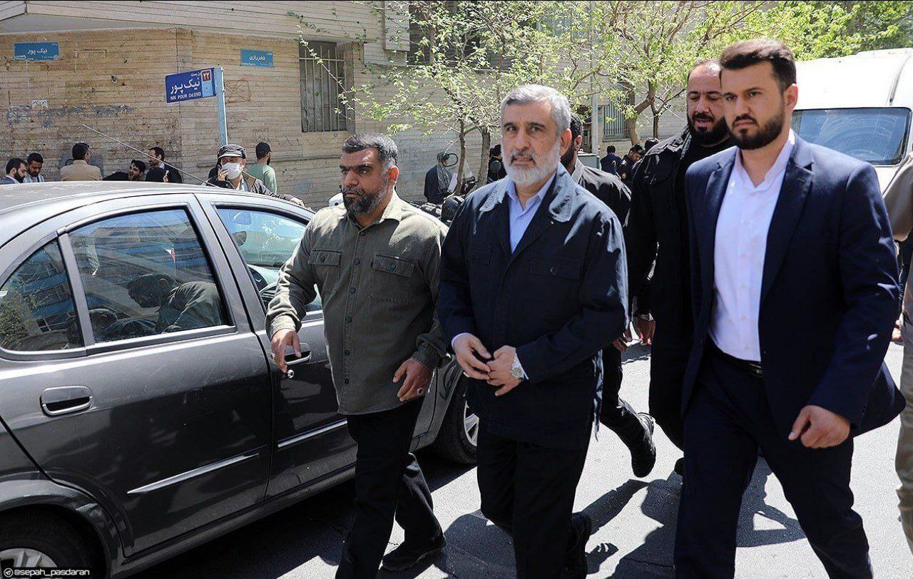 تصویری از سردار حاجی‌زاده و فرمانده سپاه پس از خبرسازی موساد + عکس 4