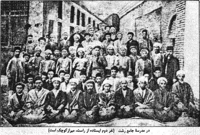 تصویری زیر خاکی از میرزا کوچک خان در دوران تحصیل + عکس 2
