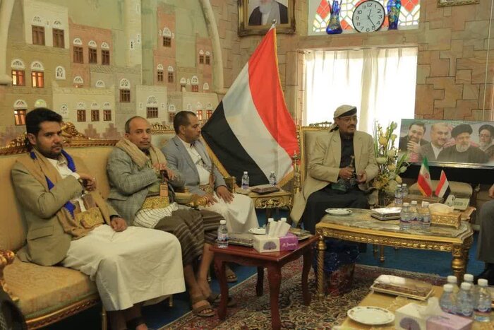 ادای احترام یمن به شهید ابراهیم رئیسی و همراهانش / مقامات مهمان سفارت ایران شدند + عکس 4