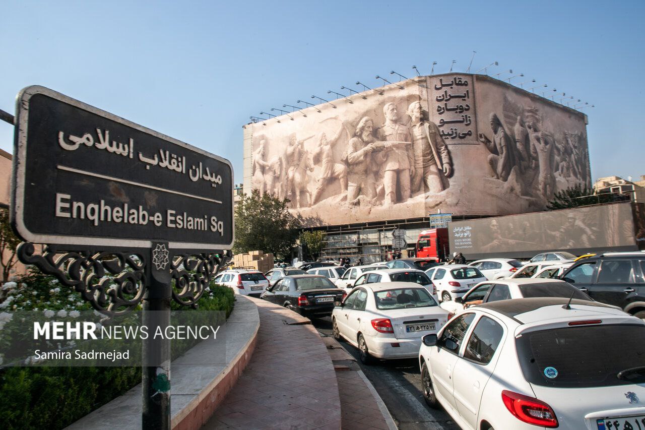 طرح معنادار دیوارنگاره جدید میدان انقلاب | مقابل ایران دوباره زانو می‌زنید + عکس 4