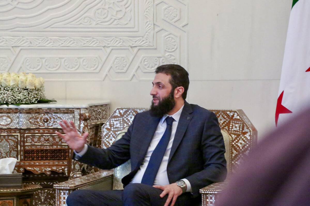 AA-20241226-36591413-36591411-IRAQI_DELEGATION_MEETS_WITH_LEADER_OF_NEW_SYRIAN_ADMINISTRATION_AHMED_AL_SHARAA_IN_DAMASCUS____-e1736241643937