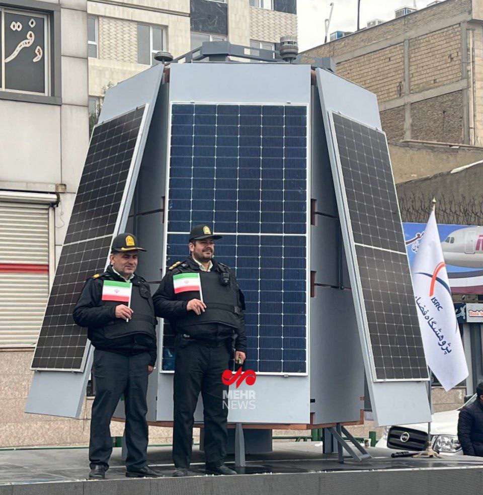 حواشی 22 بهمن