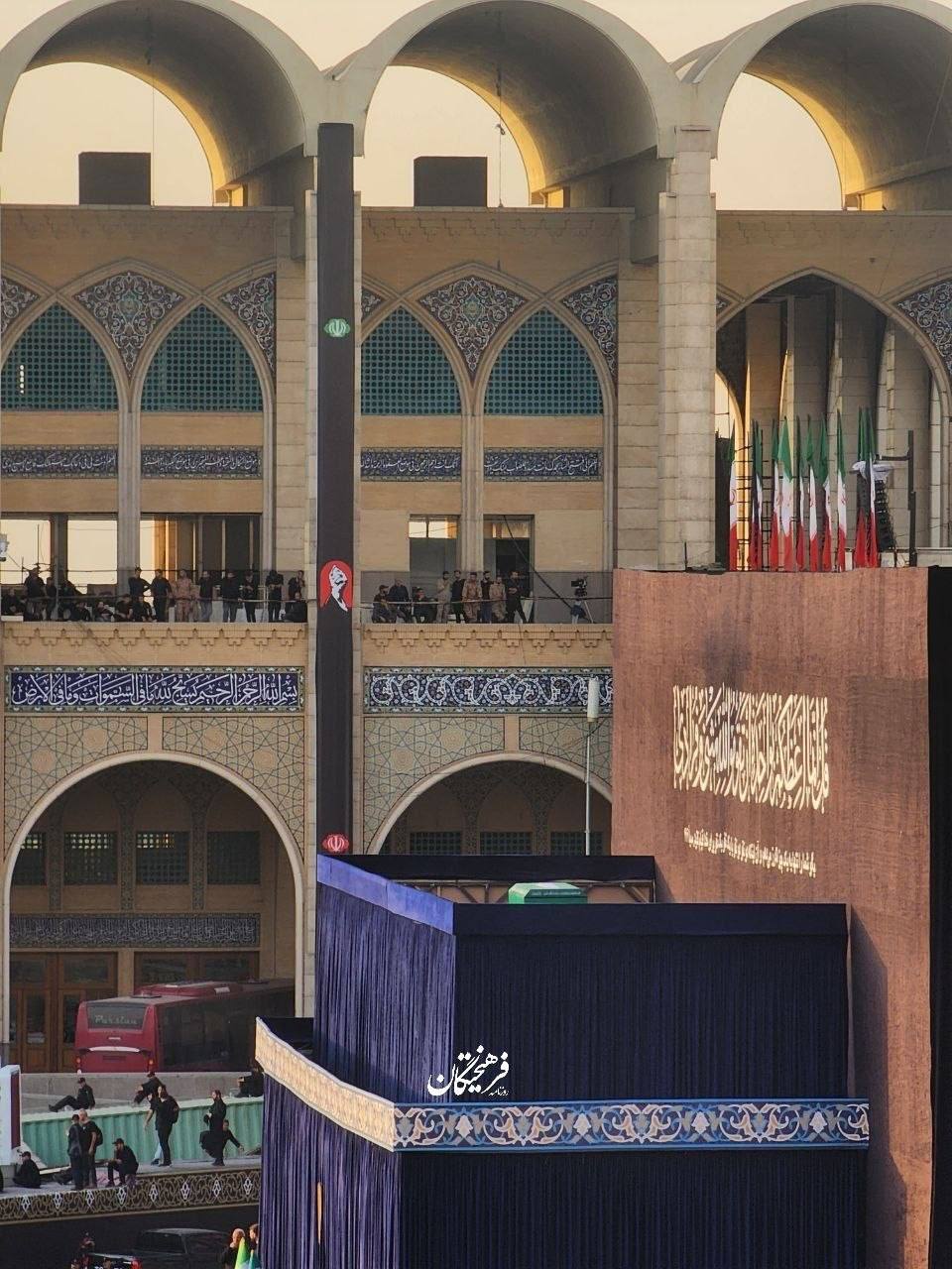 تابوت پیکر رهبر شهید