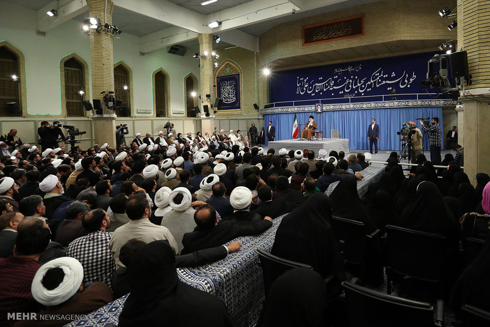 دیدار اعضای کنگره نقش شیعه درگسترش علوم اسلامی با رهبرانقلاب