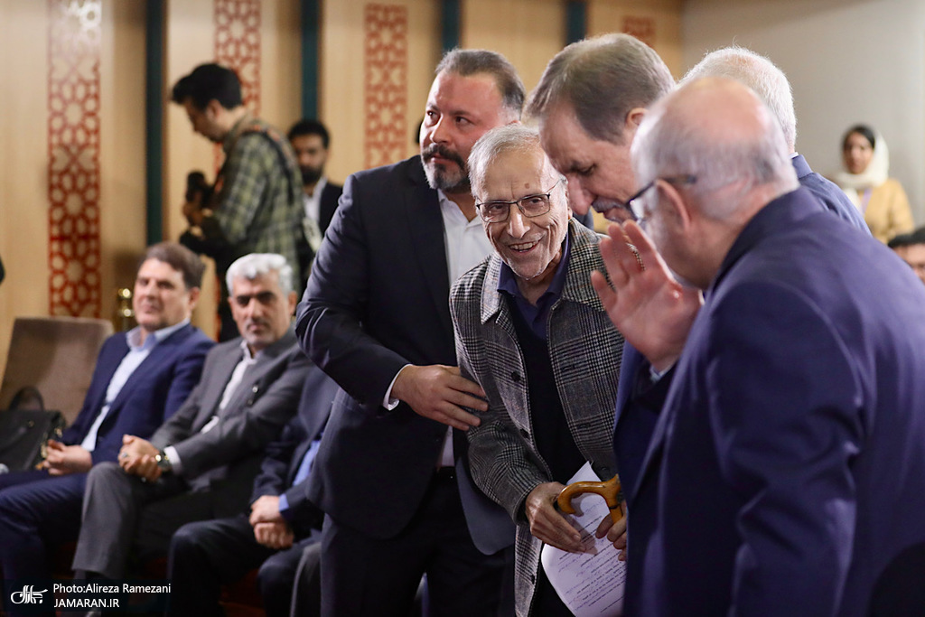 تصاویر | گردهمایی یاران روحانی در رونمایی از کتاب اسحاق جهانگیری 6