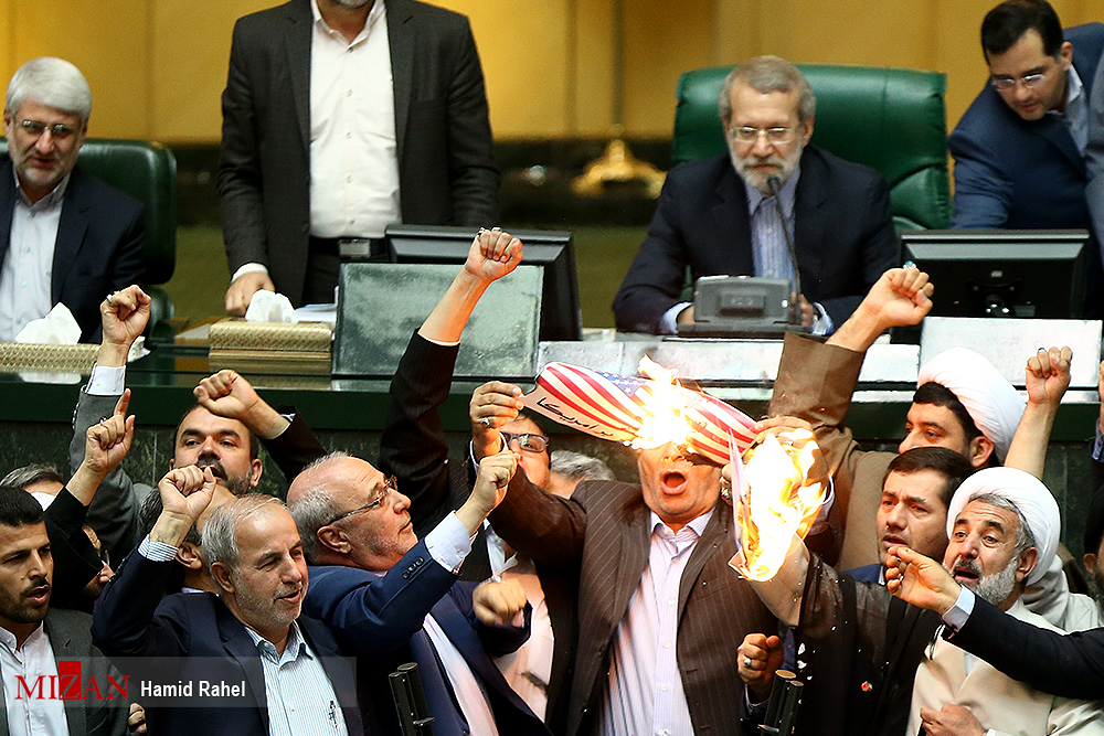 الگوبرداری تندروهای ایران از مدل کره‌شمالی/ مصوبه ضدبرجامی مجلس به روایت نیویورک‌تایمز