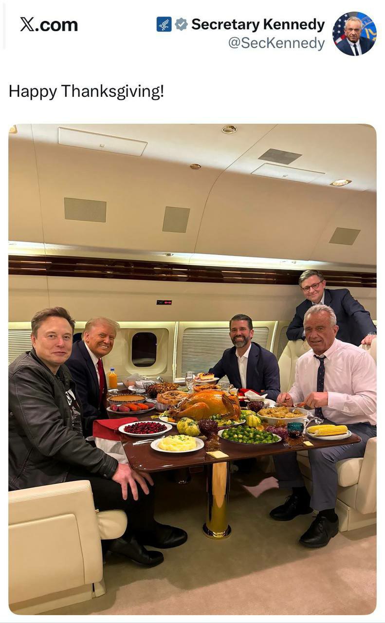 آشتی ترامپ و ایلان ماسک در آسمان / 2 چهره جنجالی در هواپیما بوقلمون خوردند + عکس 2