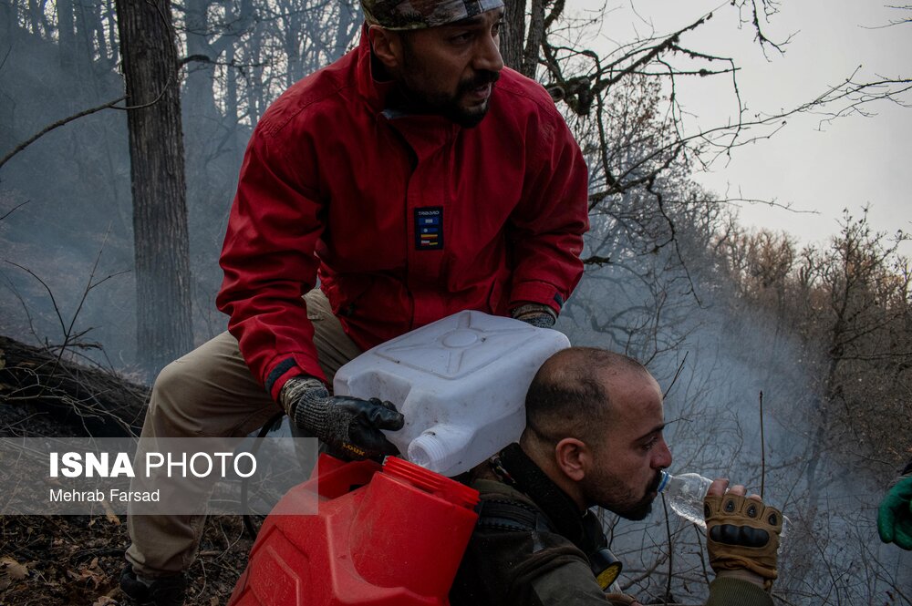 تصاویر | نبرد الیت با شعله‌ها 9