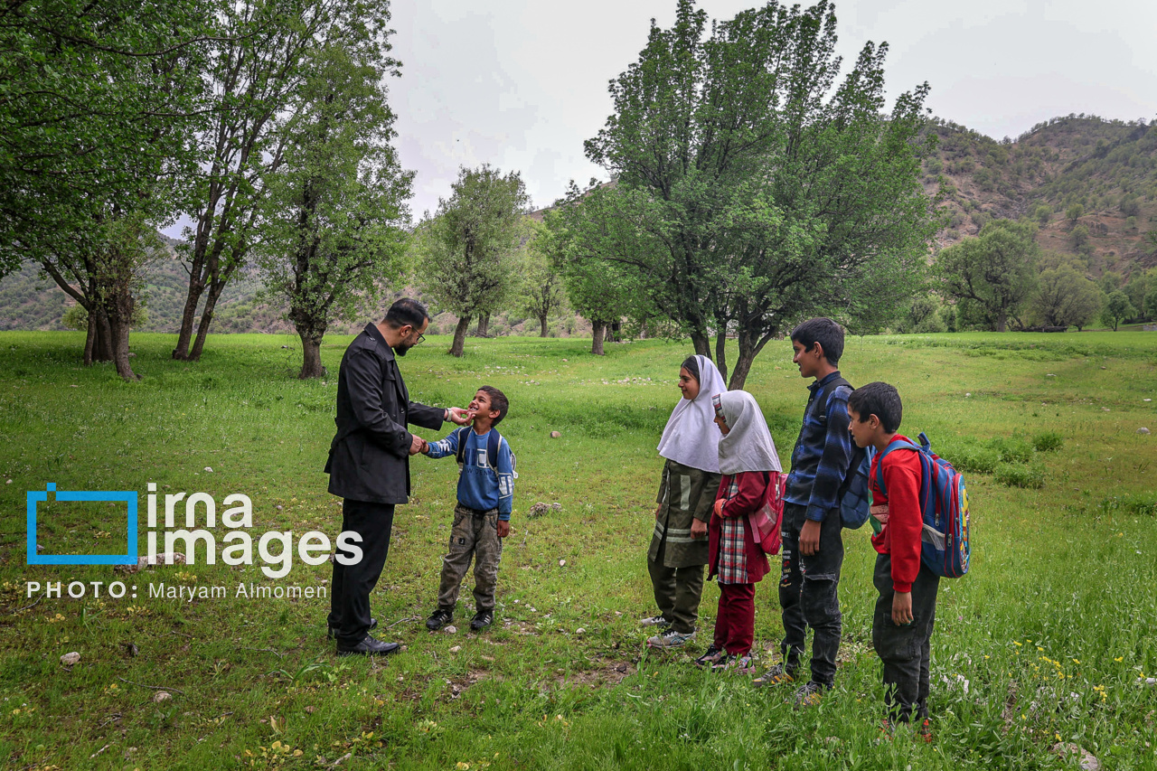 معلم دهکده