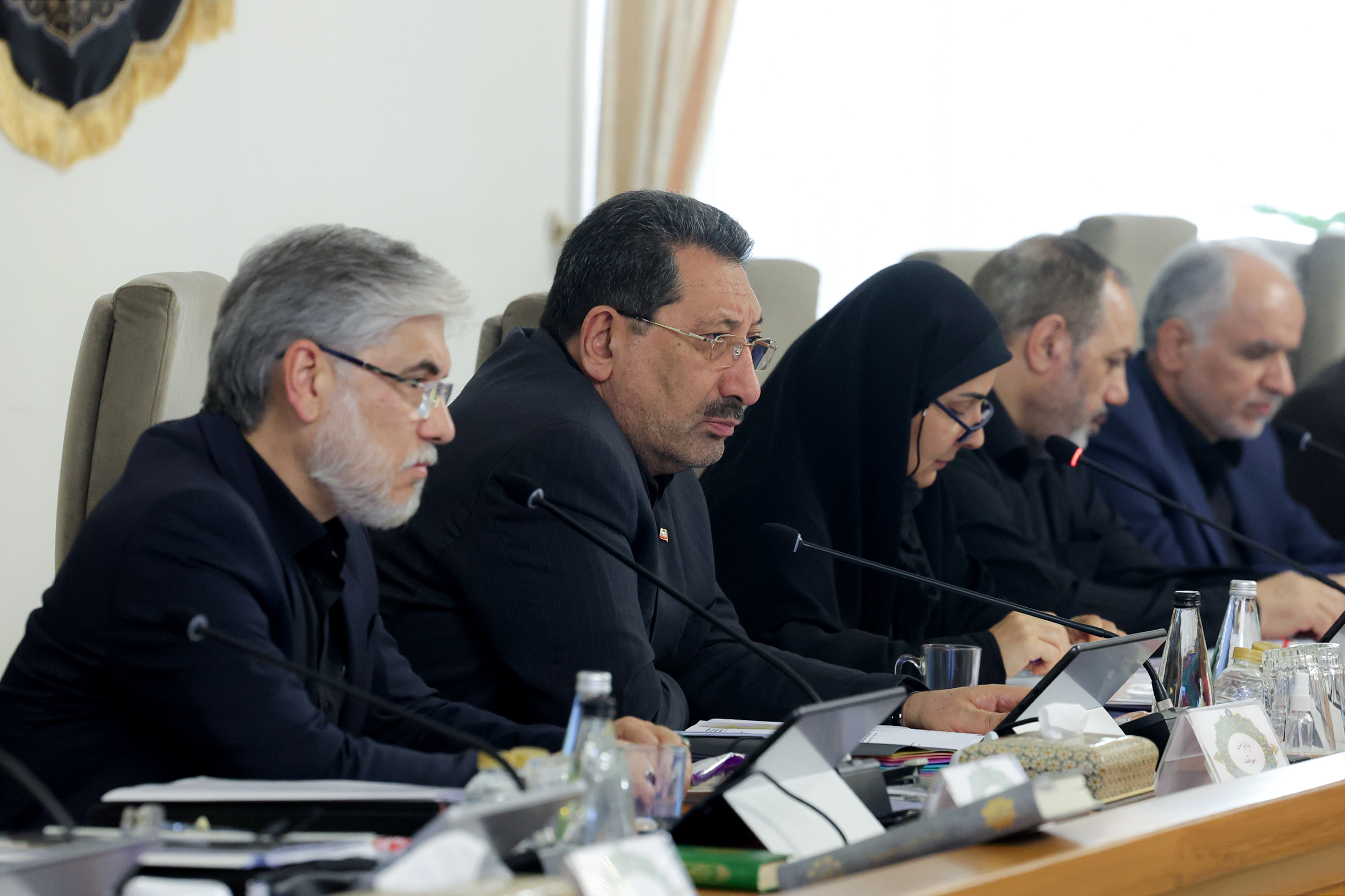 دولتمردان پزشکیان سیاهپوش شدند / تصاویری متفاوت از جلسه هیأت دولت 4