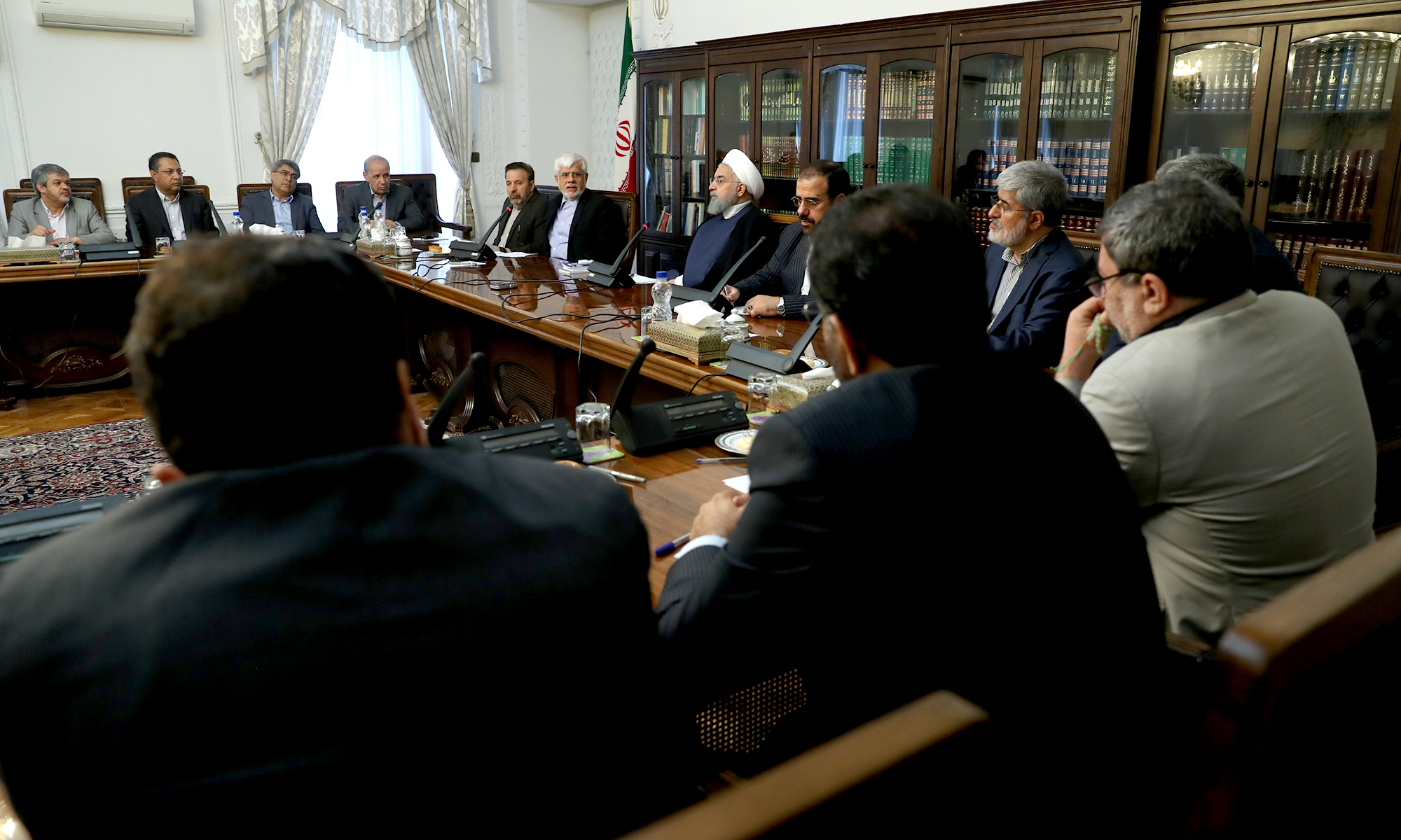 دیدار روحانی با اعضای فراکسیون امید