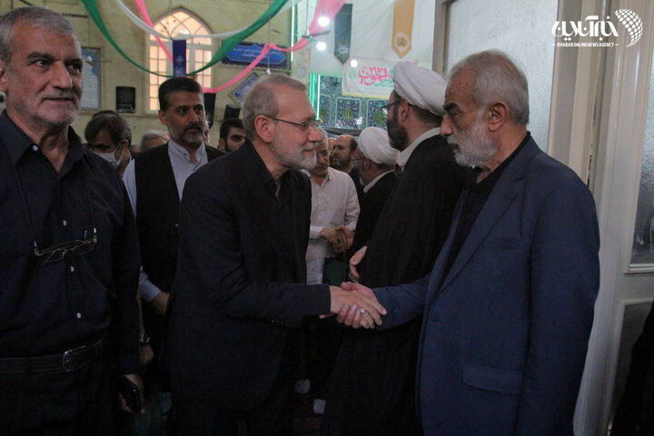 حضور دکتر علی لاریجانی در مراسم ختم صبیه مرحوم حاج مجتبی تهرانی