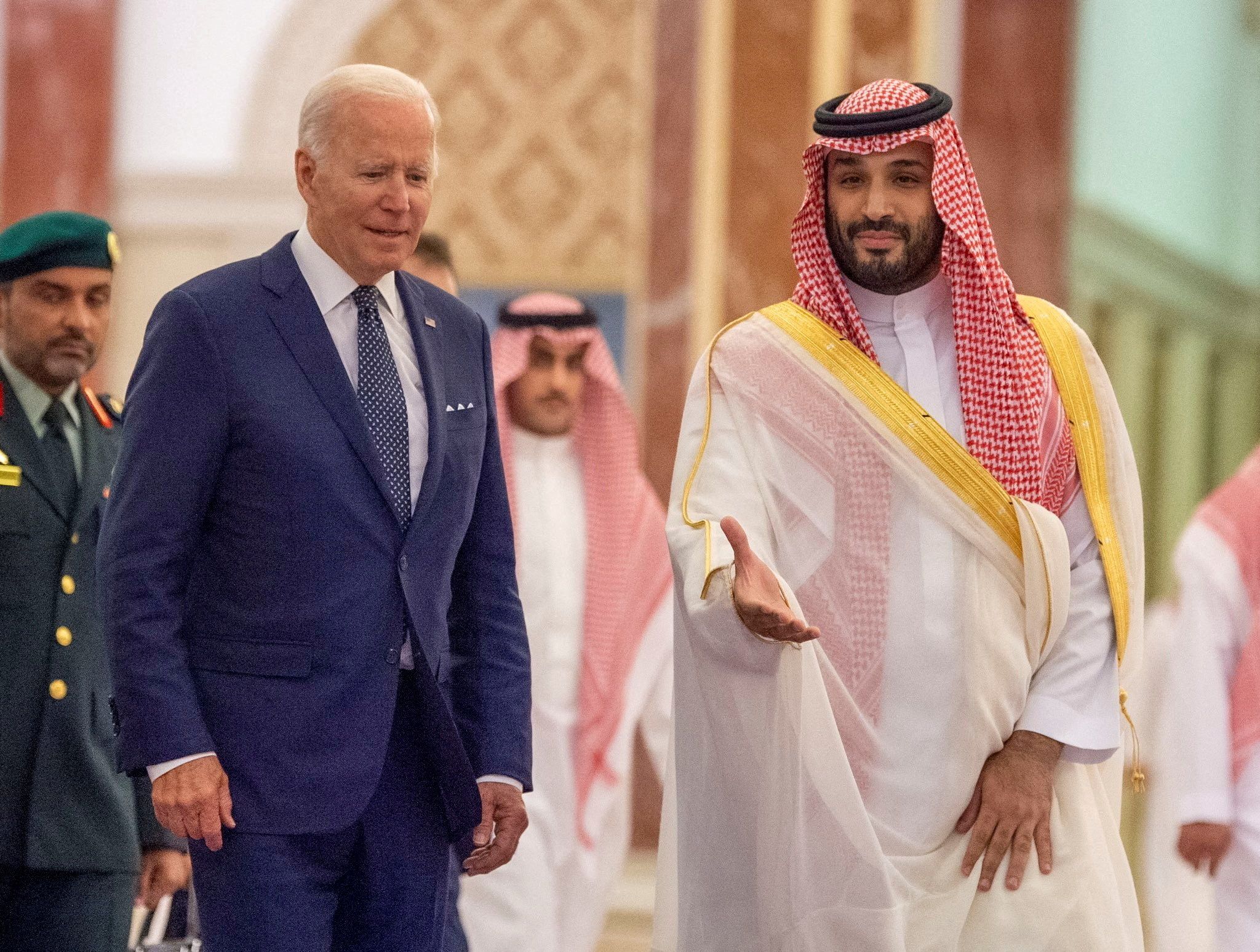 220718113231-36-biden-saudi-arabia-0715