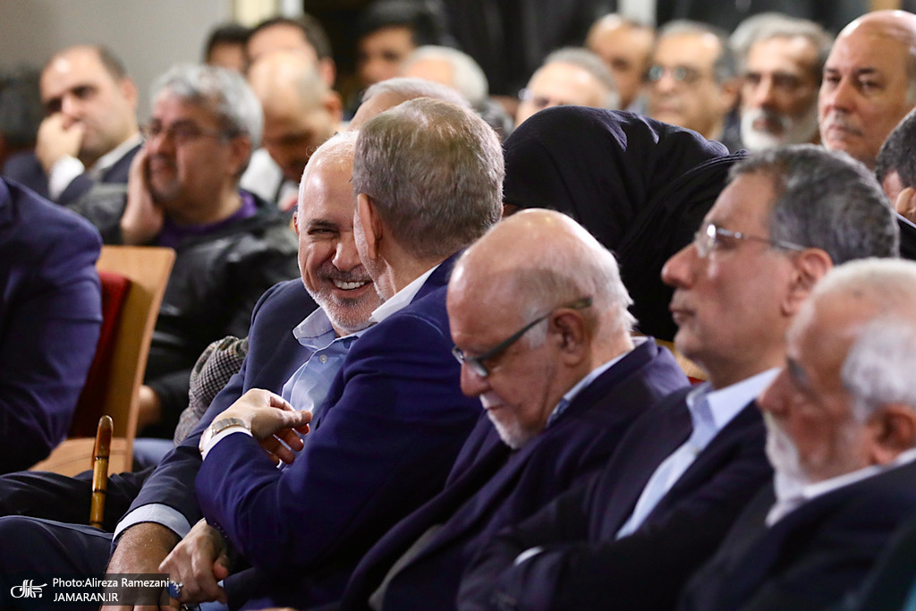 تصاویر | گردهمایی یاران روحانی در رونمایی از کتاب اسحاق جهانگیری 17