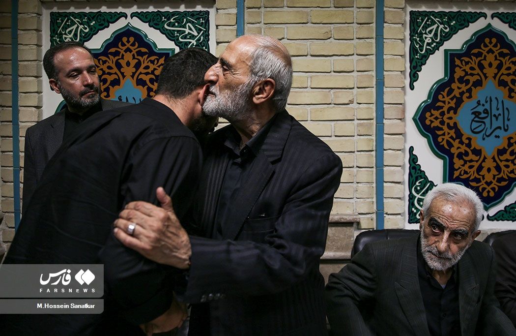 مراسم ختم خواهرحسین شریعتمداری مدیرمسئول روزنامه کیهان