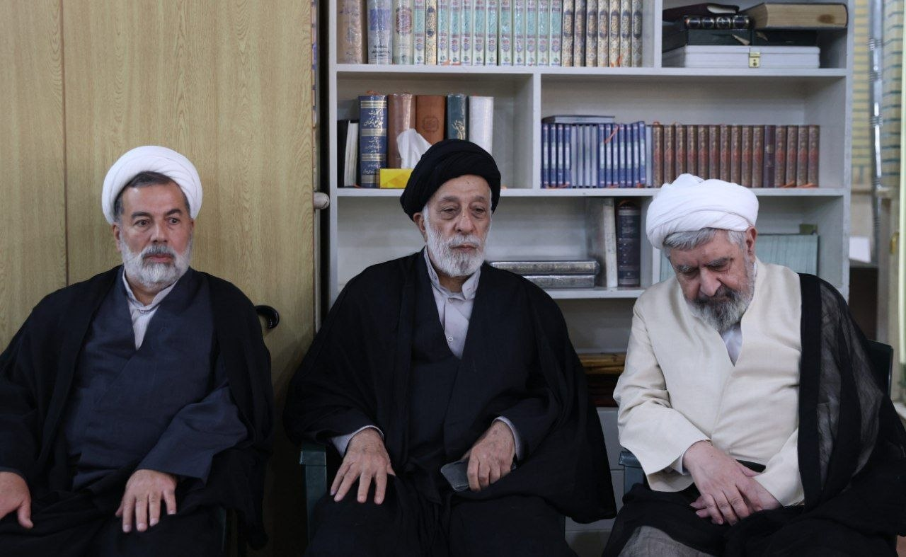 هادی خامنه ای