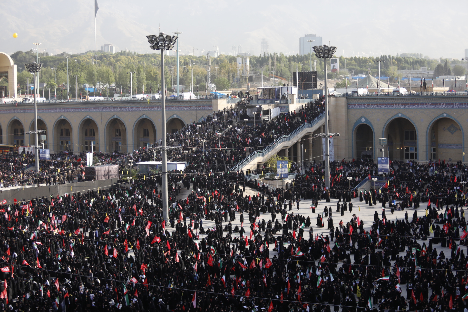 مراسم تشییع پیکر رهبر انقلاب