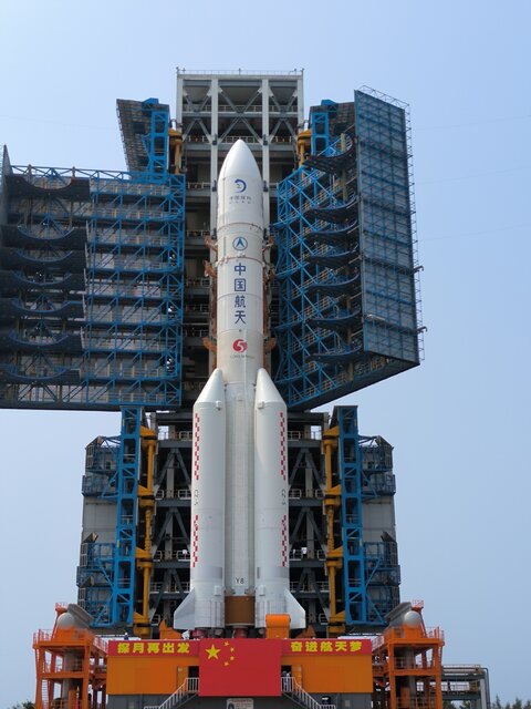 فضاپیمای چینی راهی ماه خواهد شد + عکس 3