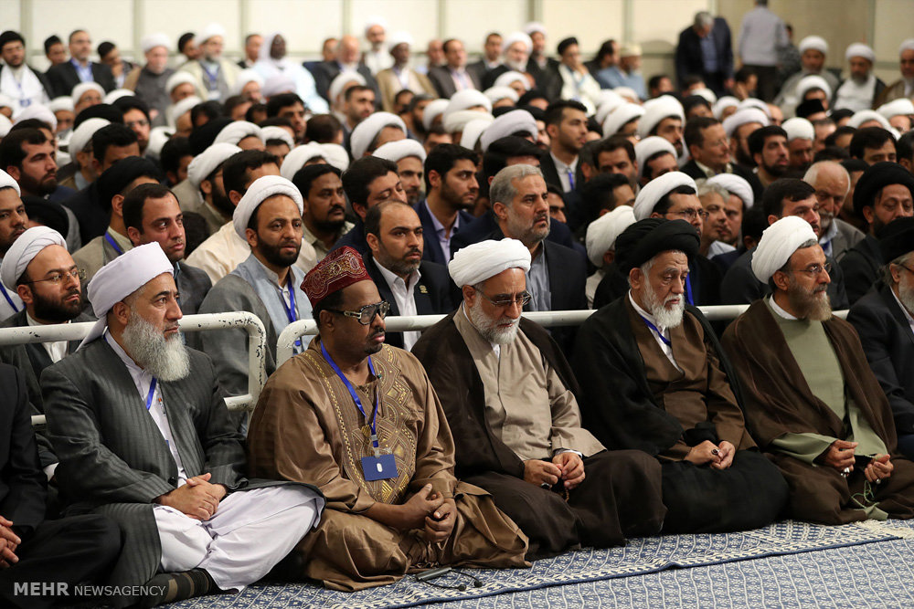 دیدار اعضای کنگره نقش شیعه درگسترش علوم اسلامی با رهبرانقلاب