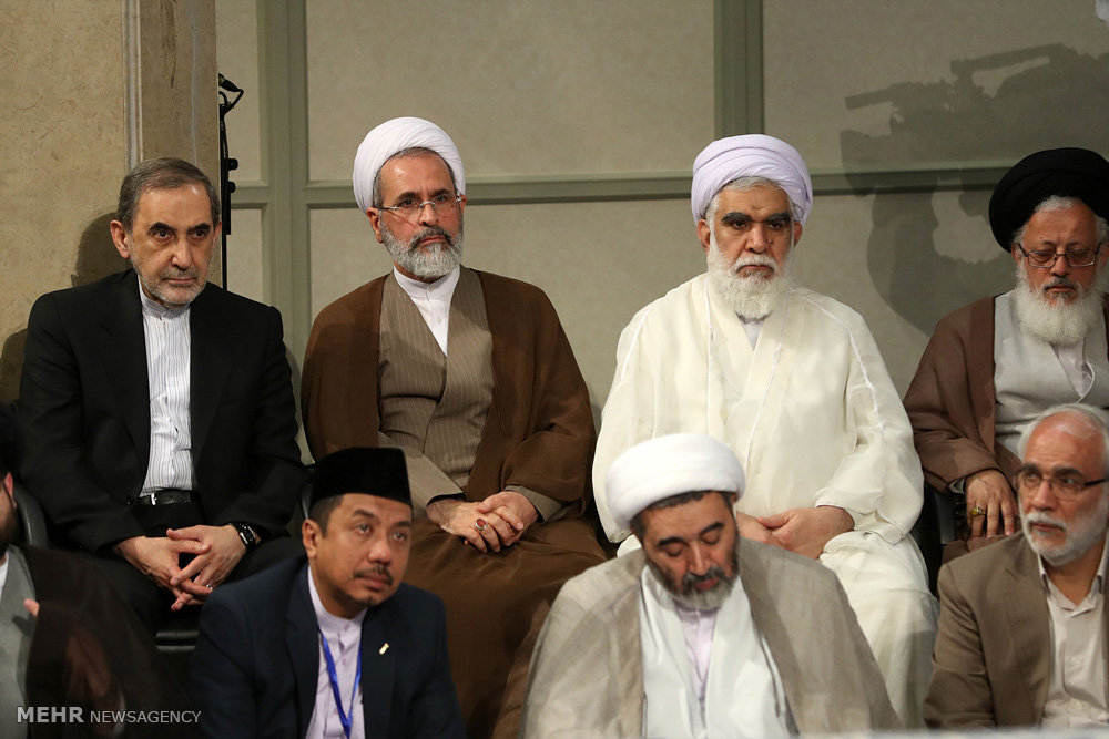 دیدار اعضای کنگره نقش شیعه درگسترش علوم اسلامی با رهبرانقلاب