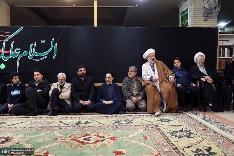 سیدمحمد خاتمی در مراسم عزاداری شهادت حضرت فاطمه(س)/ هادی خامنه‌ای هم آمد+عکس