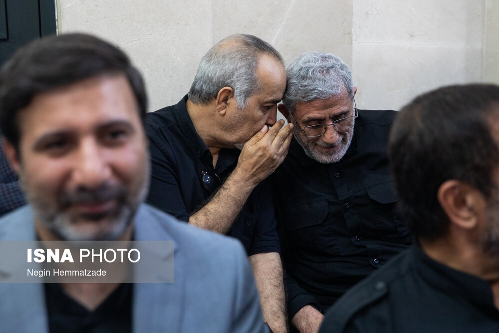 عکسی متفاوت از سردار قاآنی در یک مراسم / محسن رضایی لباس سپاه پوشید / تصاویری از مراسم چهلم شهادت سپهبد رشید 3